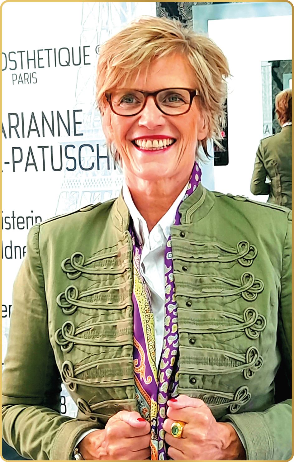 Erlebe die emotionale Transformation von kerstin mollthan, die durch ihre innere Freude und Selbstliebe strahlt bei ihrem charisma day des new you stilprogramm