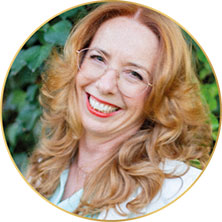astrid eiligenberg strahlt mit ihren bezauberten lächeln nach einen charisma day des new you stilprogramm